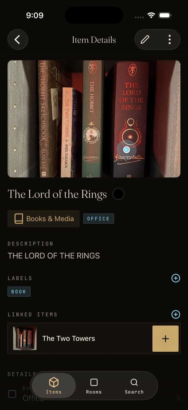 An item detail page with photo, category, description, labels, and linked items.